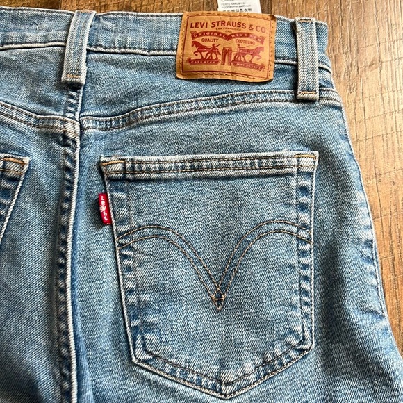 Levi’s Distressed Blue Jeans - Picture 6 of 7